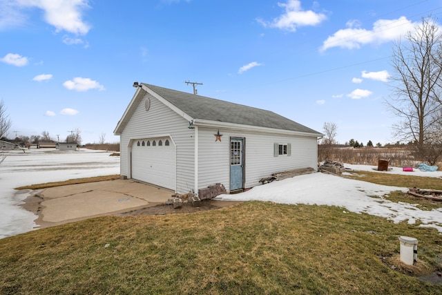 view of detached garage