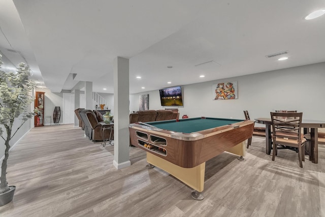 rec room with recessed lighting, visible vents, light wood-style flooring, and billiards