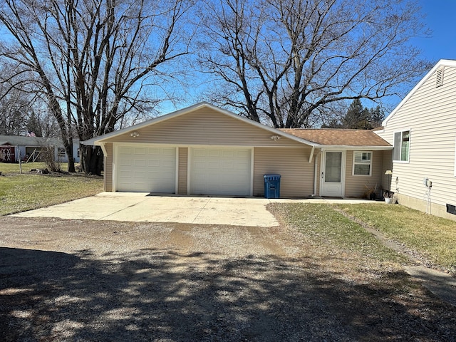 view of front facade featuring a garage, driveway, roof with shingles, and a front lawn