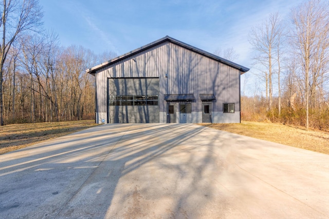 view of outbuilding featuring an outbuilding