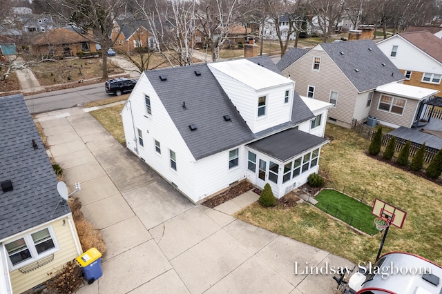 aerial view featuring a residential view