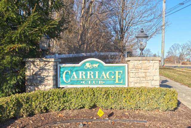 view of community / neighborhood sign