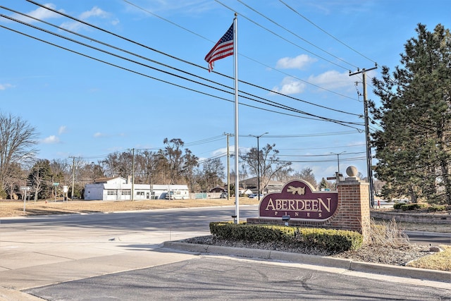 view of community / neighborhood sign