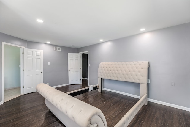 bedroom with recessed lighting, baseboards, and visible vents