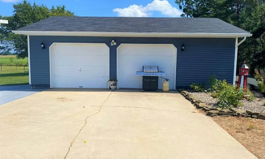 view of detached garage