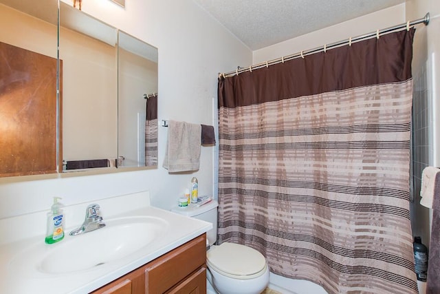 full bath featuring a shower with shower curtain, a textured ceiling, vanity, and toilet