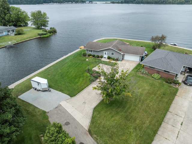 bird's eye view with a water view