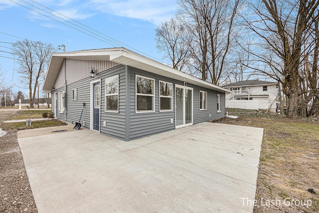 view of front of property featuring a patio