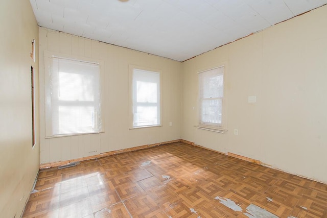 spare room featuring visible vents