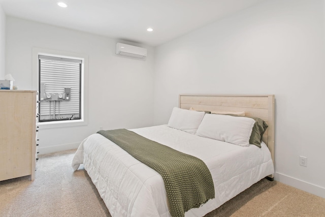 bedroom featuring a wall mounted air conditioner, baseboards, carpet floors, and recessed lighting