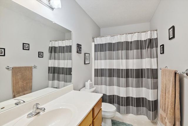 full bath featuring vanity, curtained shower, and toilet