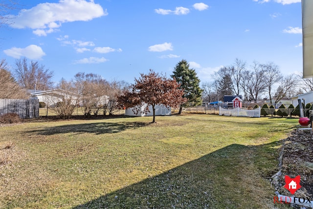 view of yard featuring fence