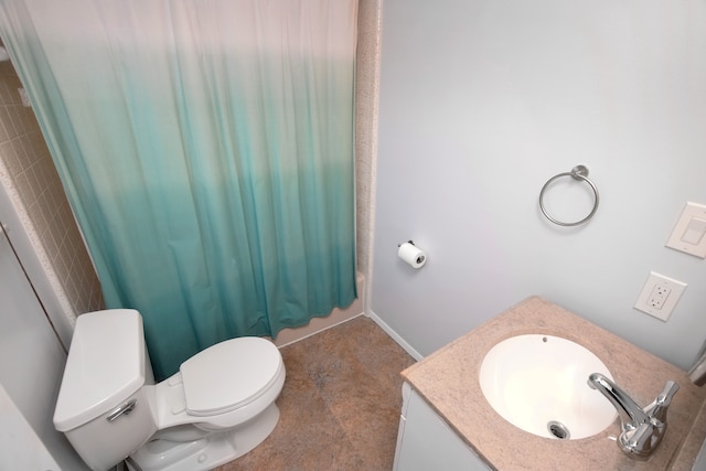 full bathroom featuring shower / bathtub combination with curtain, toilet, and vanity