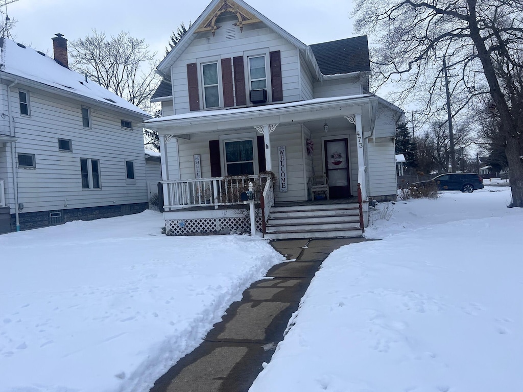 view of front facade featuring a porch