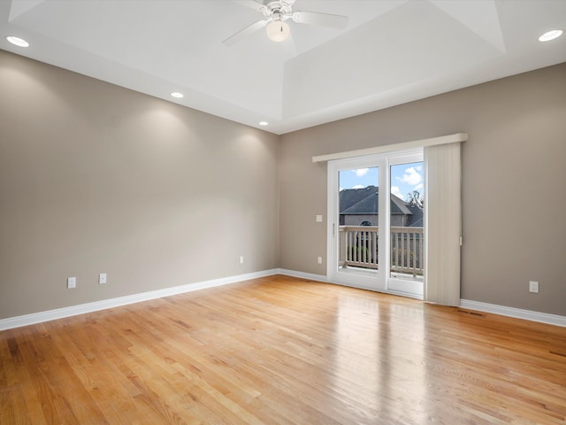 unfurnished room with recessed lighting, baseboards, light wood-type flooring, and ceiling fan