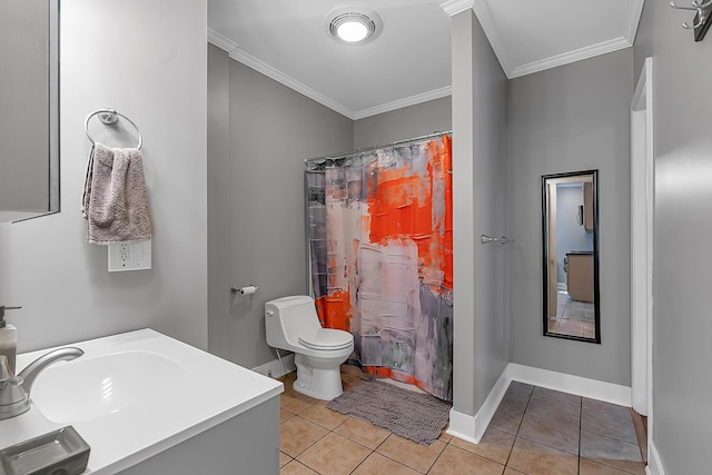 full bath with tile patterned flooring, baseboards, toilet, ornamental molding, and a shower with curtain