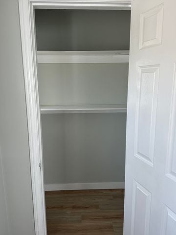 4120 Lotus Dr, Waterford, MI 48329 - view of closet
