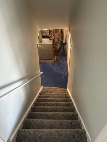 4120 Lotus Dr, Waterford, MI 48329 - view of stairs