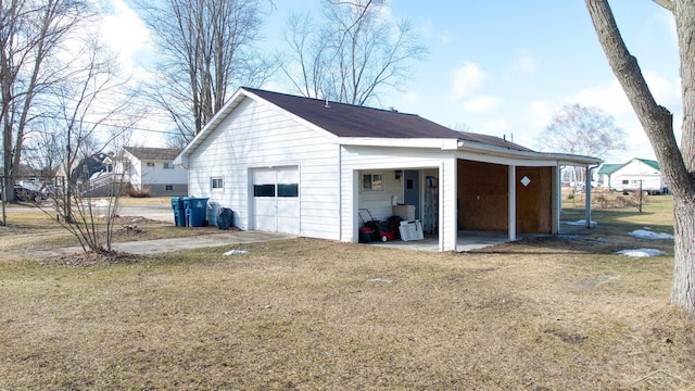 view of detached garage