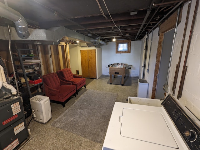 basement featuring washer / dryer