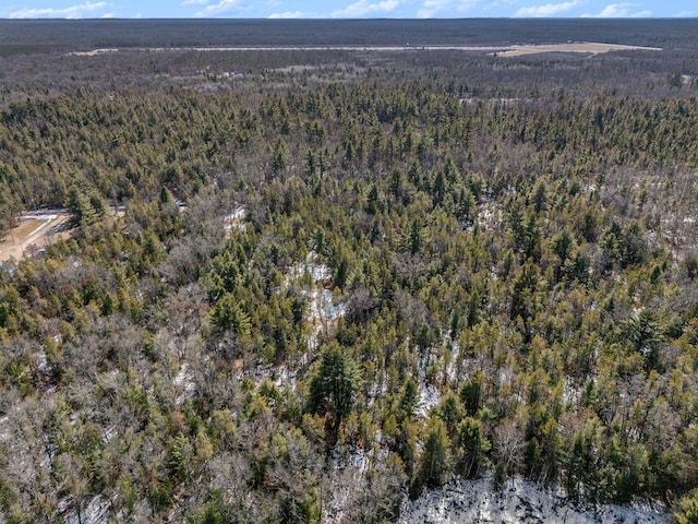 bird's eye view with a view of trees