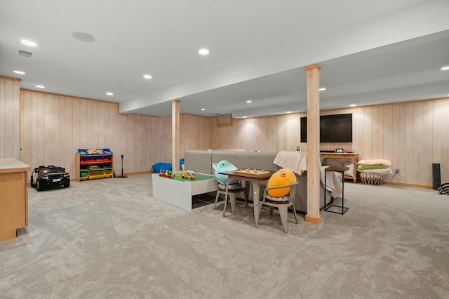 playroom featuring carpet flooring, recessed lighting, visible vents, and baseboards