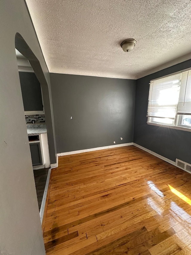 9934 Warwick St, Detroit, MI 48228 - photo 4