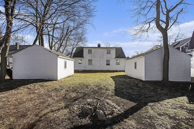 view of yard featuring an outbuilding