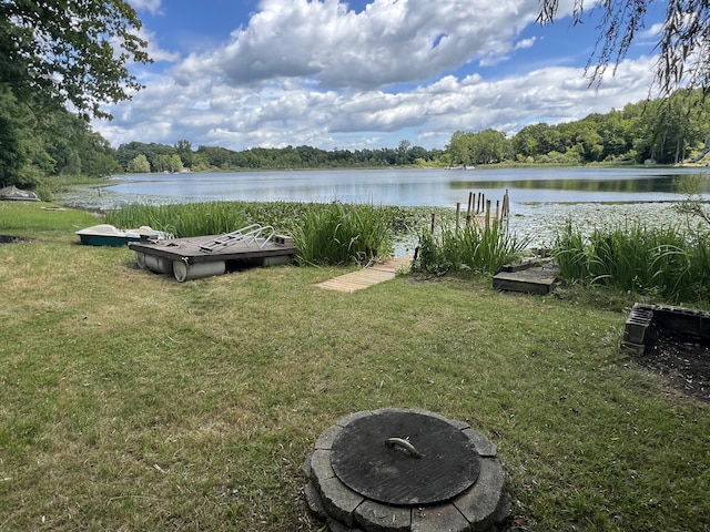 view of yard with a water view