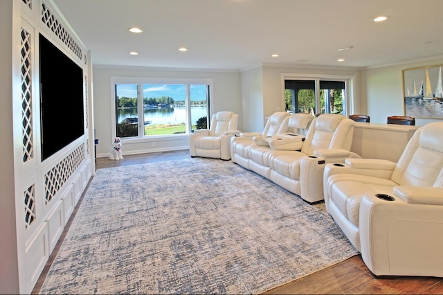 living room featuring crown molding, recessed lighting, wood finished floors, and baseboards