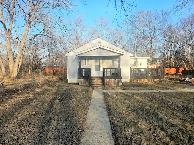 bungalow-style house with covered porch