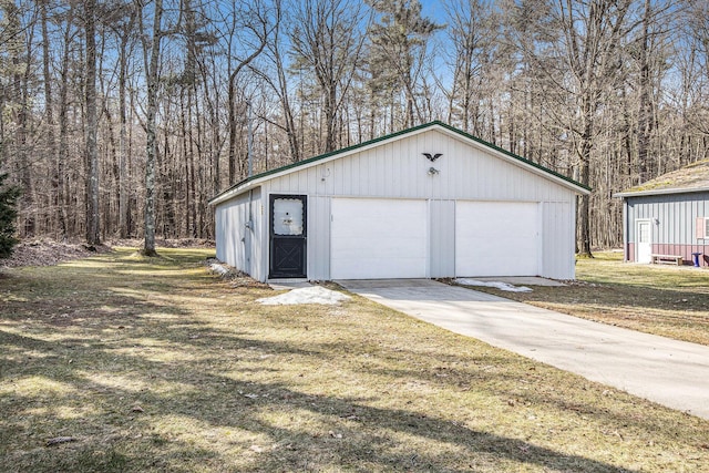 view of detached garage