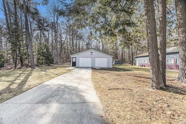 view of detached garage