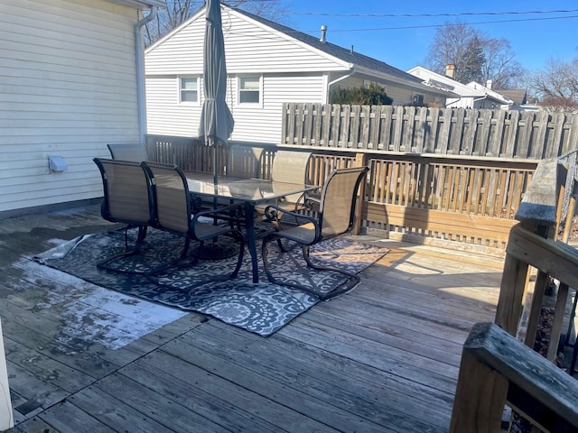 deck featuring outdoor dining space