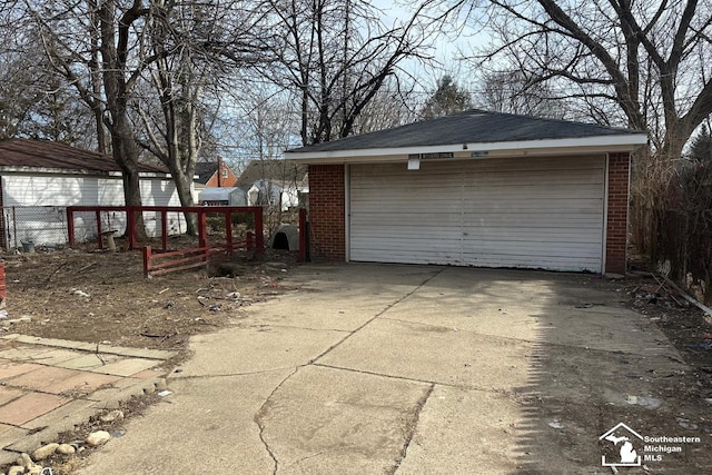 view of detached garage