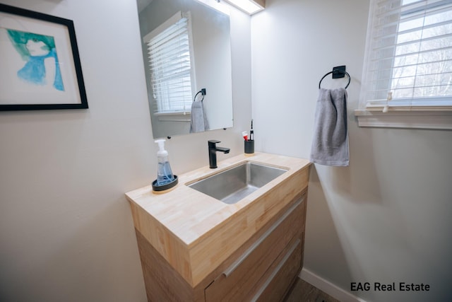 bathroom with vanity