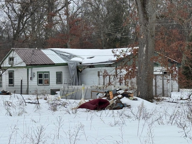 view of front of property