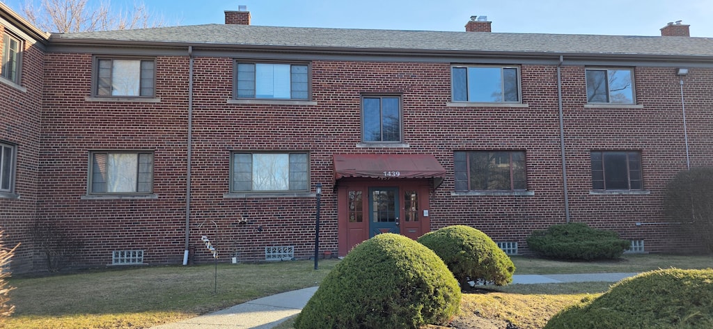 view of building exterior