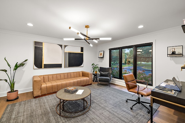 living area featuring recessed lighting, baseboards, wood finished floors, and ornamental molding