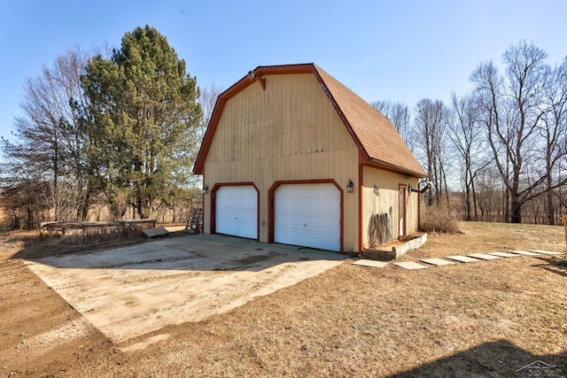 view of detached garage