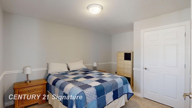 view of carpeted bedroom