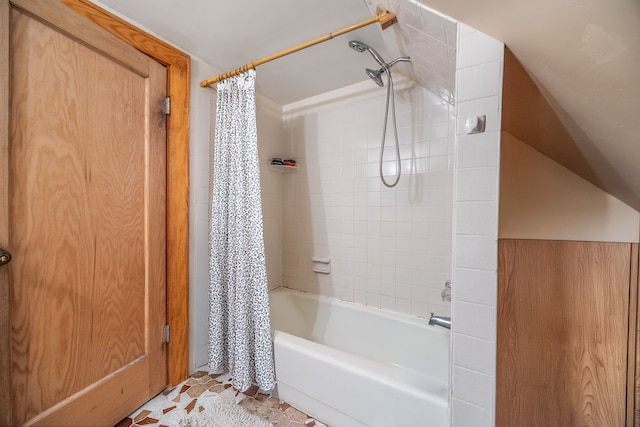 full bath with shower / bath combo