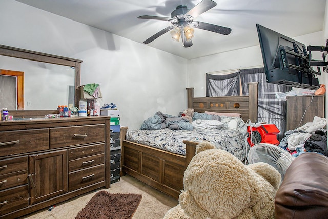 bedroom featuring a ceiling fan