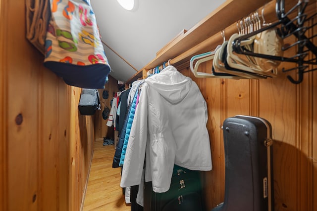 spacious closet featuring light wood-style floors