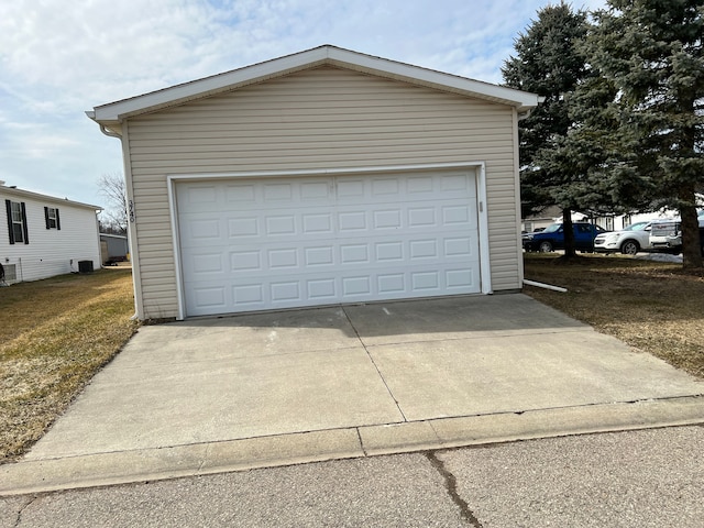 view of detached garage