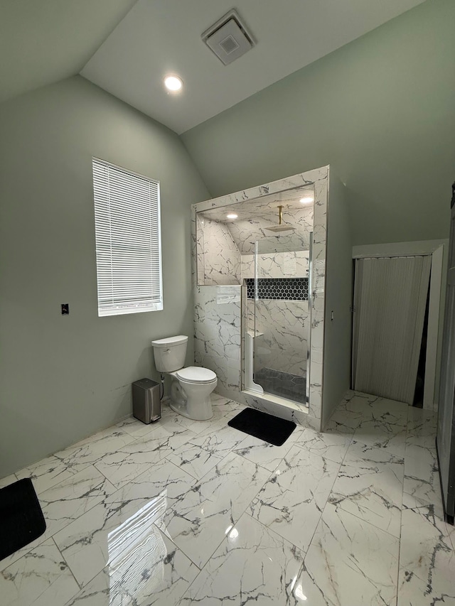 full bathroom with visible vents, toilet, recessed lighting, a marble finish shower, and vaulted ceiling