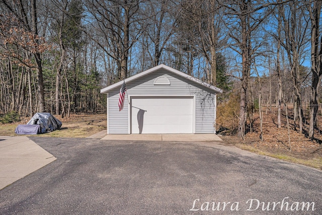 view of detached garage