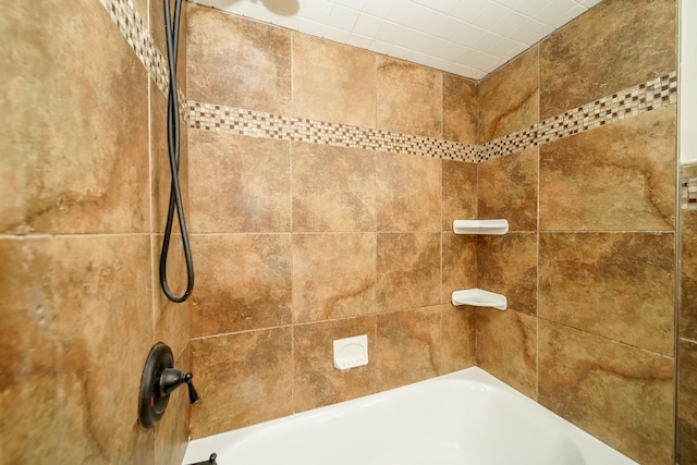 details with washtub / shower combination