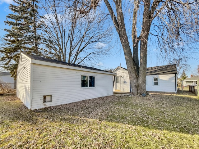 exterior space featuring a lawn