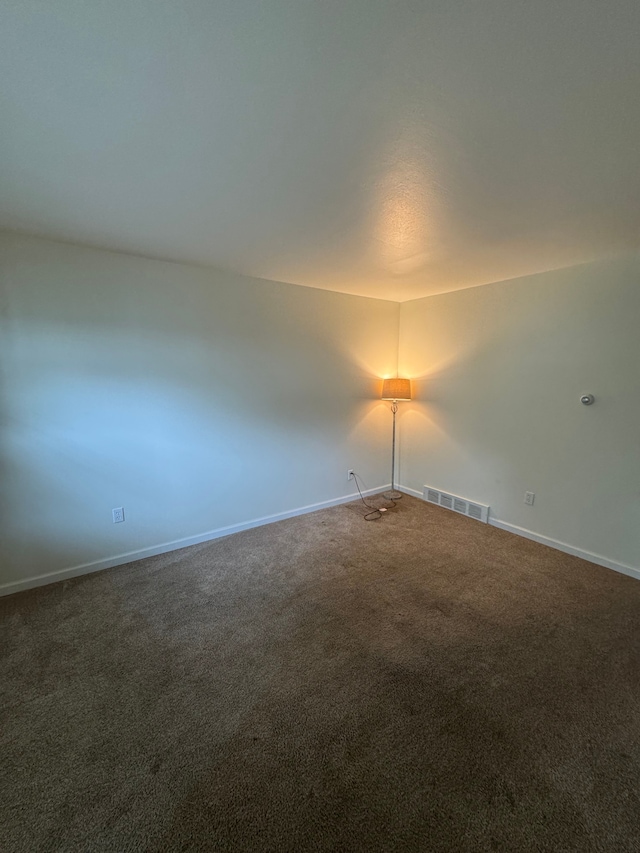 45577 Kensington St, Utica, MI 48317 - carpeted spare room featuring baseboards